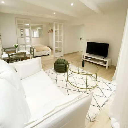 Apartment Entier Antibes, France *